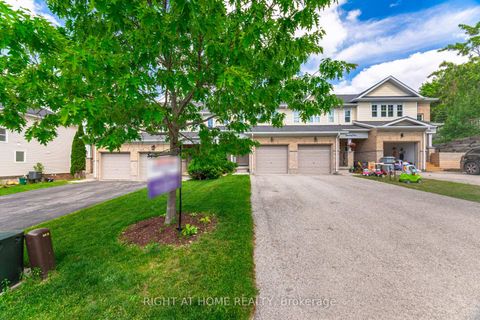 Photo 3 at 23 Peartree Court, Allandale Heights, Barrie
