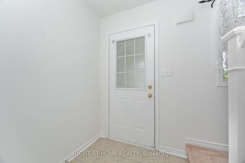 Photo 5 at 23 Peartree Court, Allandale Heights, Barrie