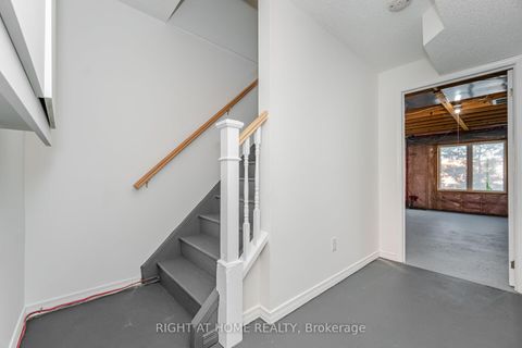 Photo 30 at 23 Peartree Court, Allandale Heights, Barrie