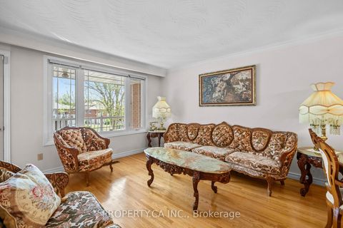 Photo 2 at 48 Navaho Drive, Pleasant View, Toronto