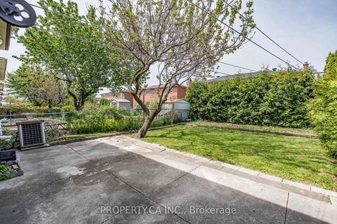 Photo 21 at 48 Navaho Drive, Pleasant View, Toronto