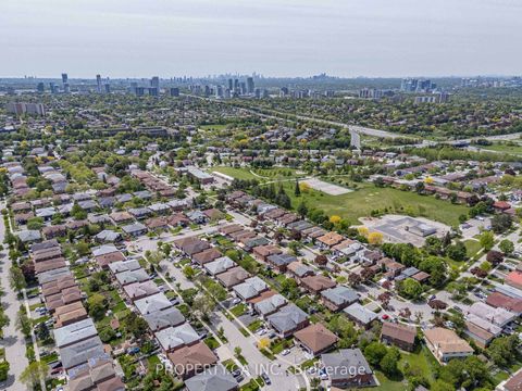 Photo 24 at 48 Navaho Drive, Pleasant View, Toronto