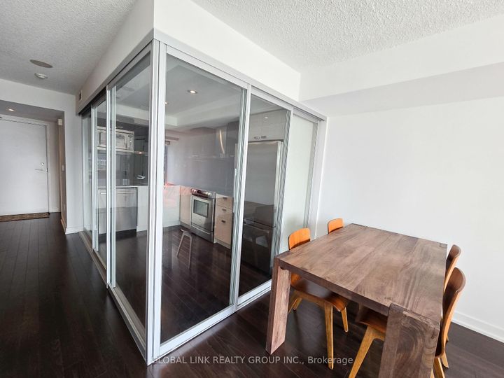 Photo 4 at 915 - 121 Mcmahon Drive, Bayview Village, Toronto