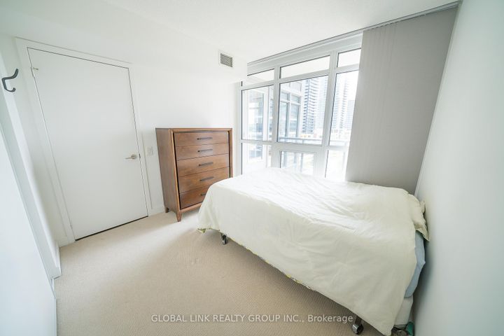 Photo 6 at 915 - 121 Mcmahon Drive, Bayview Village, Toronto