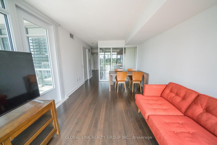 Photo 10 at 915 - 121 Mcmahon Drive, Bayview Village, Toronto