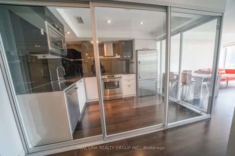 Photo 5 at 915 - 121 Mcmahon Drive, Bayview Village, Toronto