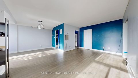 Photo 3 at 715 - 5 Shady Golfway, Flemingdon Park, Toronto