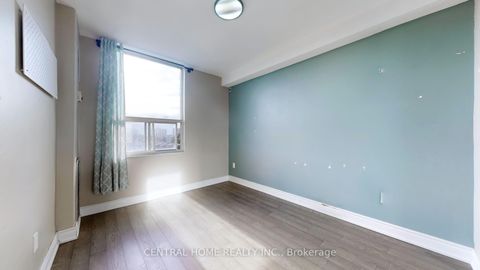 Photo 11 at 715 - 5 Shady Golfway, Flemingdon Park, Toronto