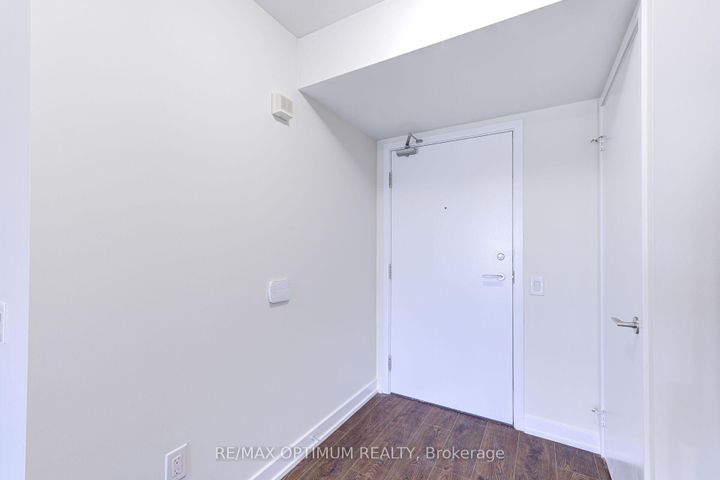 Photo 5 at 1817 - 121 Mcmahon Drive, Bayview Village, Toronto