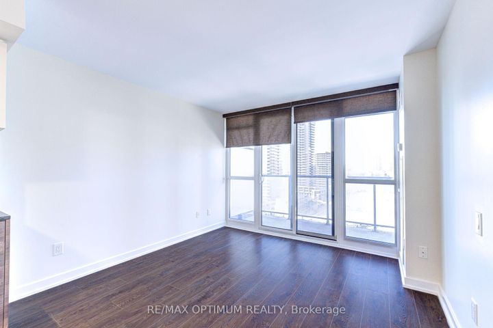 Photo 11 at 1817 - 121 Mcmahon Drive, Bayview Village, Toronto