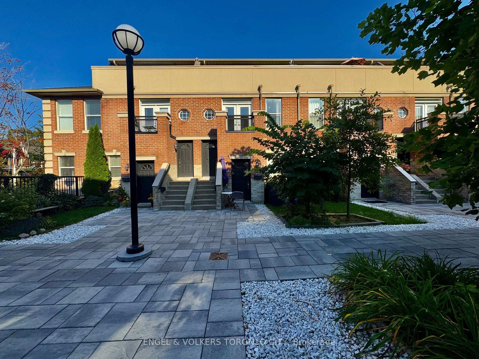 216 - 51 Halton Street, Bellwoods, Toronto 