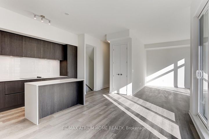 Photo 5 at 1240 - 10 David Eyer Road, Rural Richmond Hill, Richmond Hill