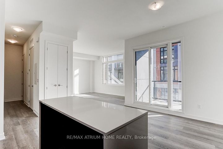 Photo 9 at 1240 - 10 David Eyer Road, Rural Richmond Hill, Richmond Hill