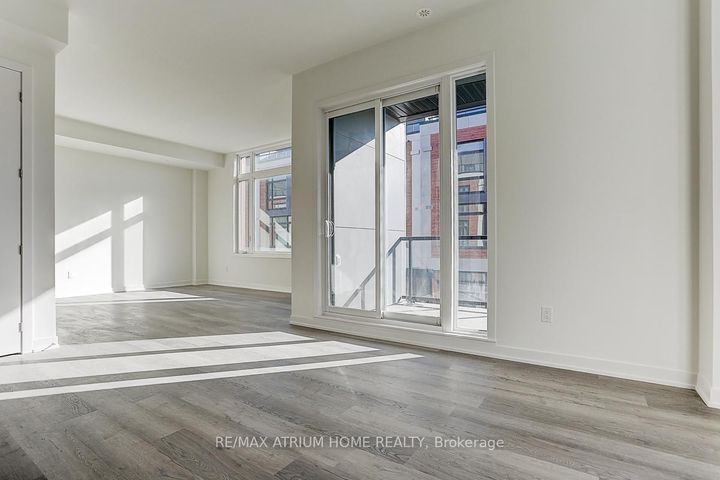 Photo 12 at 1240 - 10 David Eyer Road, Rural Richmond Hill, Richmond Hill