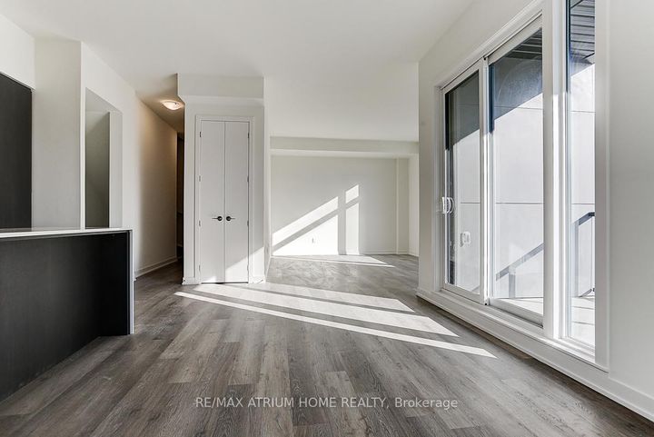 Photo 13 at 1240 - 10 David Eyer Road, Rural Richmond Hill, Richmond Hill