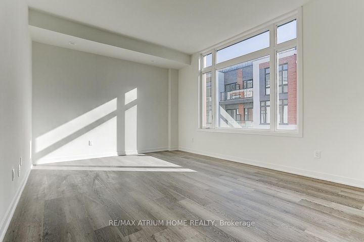 Photo 14 at 1240 - 10 David Eyer Road, Rural Richmond Hill, Richmond Hill