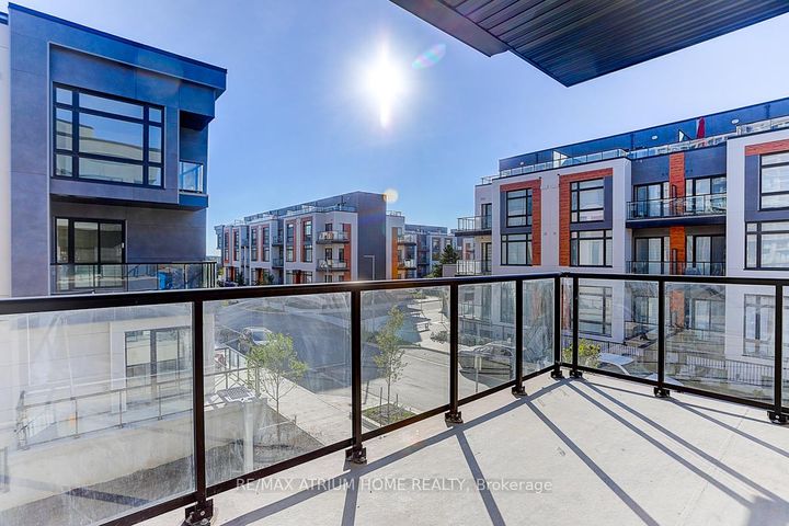 Photo 17 at 1240 - 10 David Eyer Road, Rural Richmond Hill, Richmond Hill