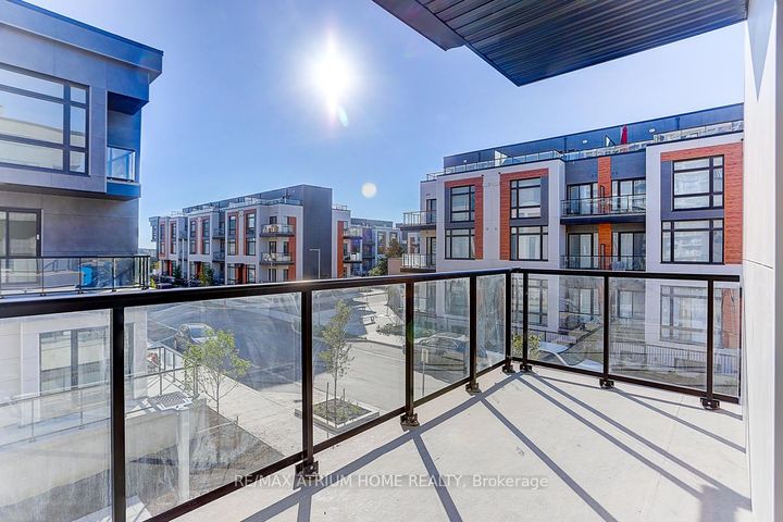 Photo 18 at 1240 - 10 David Eyer Road, Rural Richmond Hill, Richmond Hill