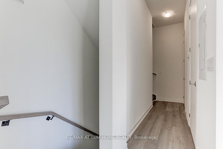 Photo 19 at 1240 - 10 David Eyer Road, Rural Richmond Hill, Richmond Hill