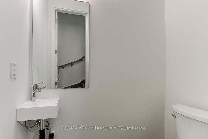 Photo 22 at 1240 - 10 David Eyer Road, Rural Richmond Hill, Richmond Hill