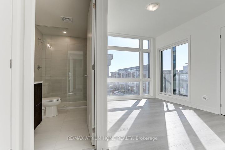 Photo 24 at 1240 - 10 David Eyer Road, Rural Richmond Hill, Richmond Hill