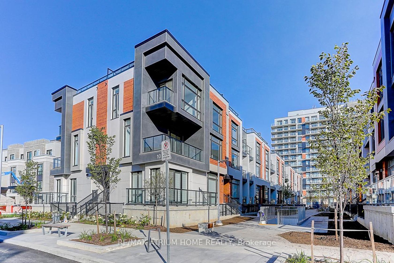 1240 - 10 David Eyer Road, Rural Richmond Hill, Richmond Hill 