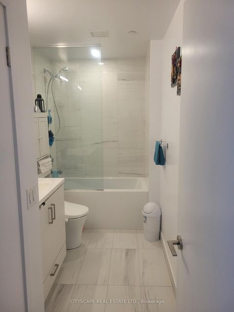 Photo 5 at 511 - 38 Honeycrisp Crescent, Vaughan Corporate Centre, Vaughan