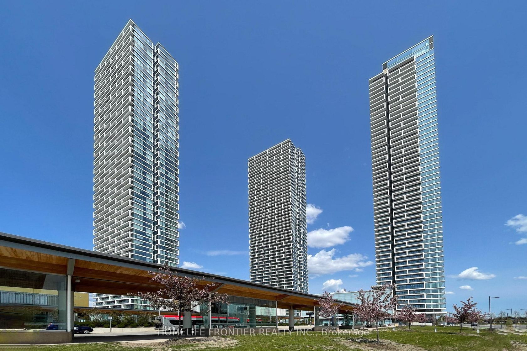 303 - 950 Portage Parkway, Vaughan Corporate Centre, Vaughan 