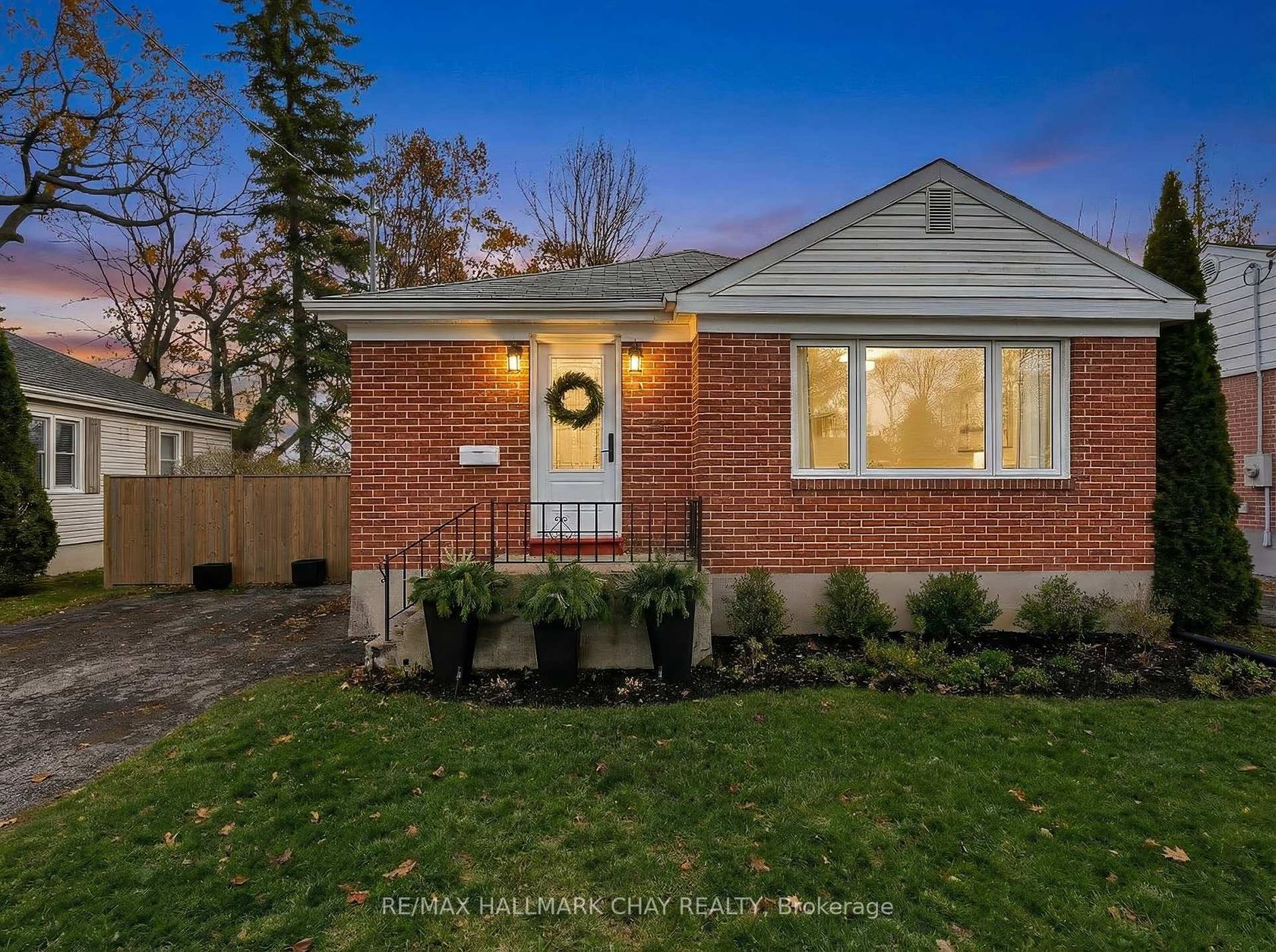 97 Napier Street, Codrington, Barrie photo number 2