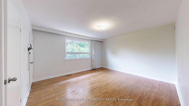 Photo 15 at 39 Silverview Drive, Newtonbrook East, Toronto