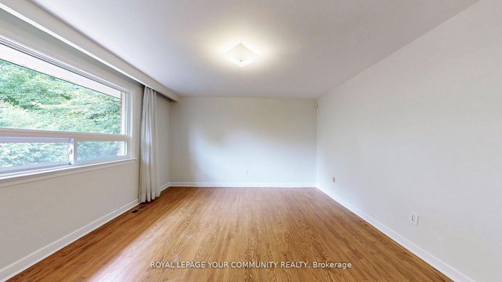 Photo 18 at 39 Silverview Drive, Newtonbrook East, Toronto