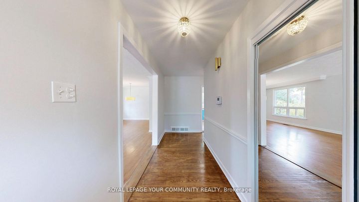 Photo 26 at 39 Silverview Drive, Newtonbrook East, Toronto