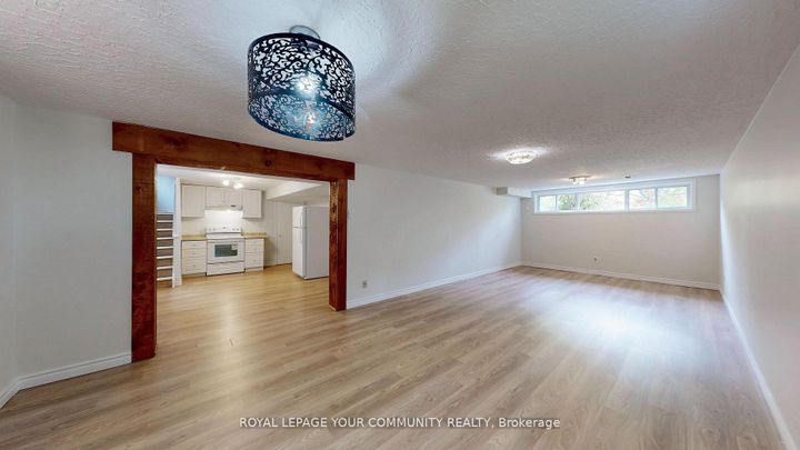 Photo 32 at 39 Silverview Drive, Newtonbrook East, Toronto