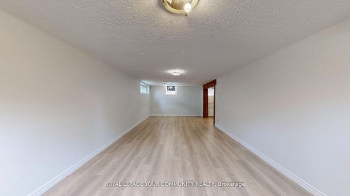 Photo 33 at 39 Silverview Drive, Newtonbrook East, Toronto