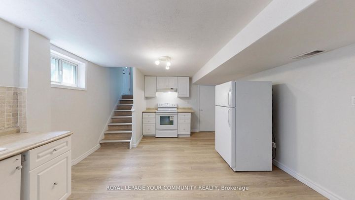 Photo 35 at 39 Silverview Drive, Newtonbrook East, Toronto