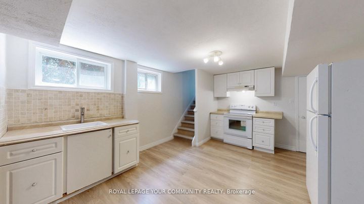 Photo 36 at 39 Silverview Drive, Newtonbrook East, Toronto