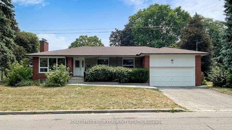 Photo 1 at 39 Silverview Drive, Newtonbrook East, Toronto