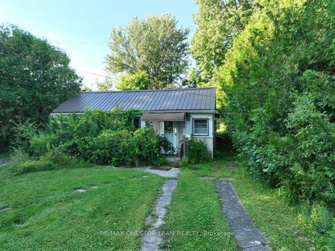 Photo 9 at 108 Moore's Beach Road, Virginia, Georgina