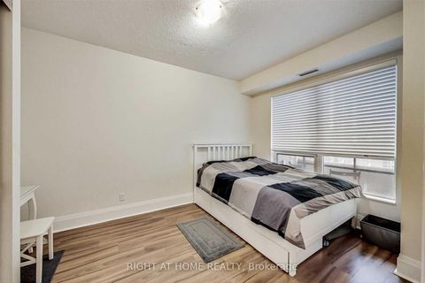 Photo 13 at 720 - 100 Harrison Garden Boulevard, Willowdale East, Toronto