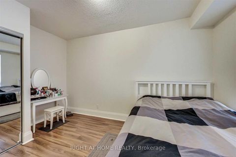 Photo 15 at 720 - 100 Harrison Garden Boulevard, Willowdale East, Toronto