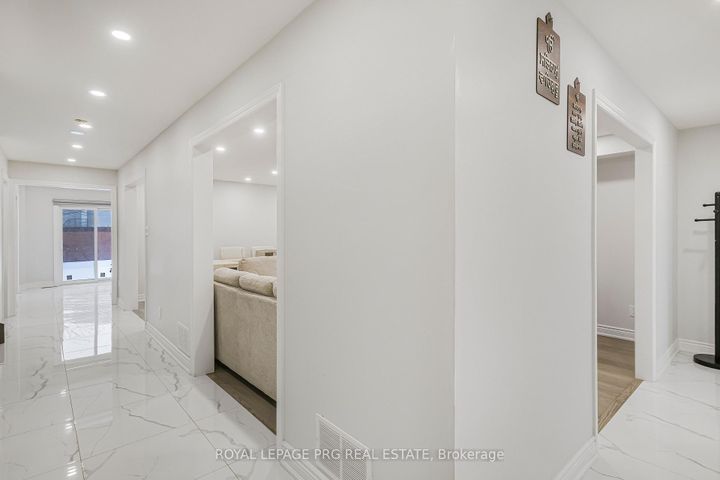 Photo 5 at 226 Mountainberry Road, Wellington, Brampton