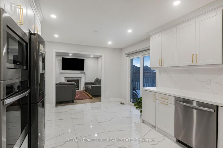 Photo 12 at 226 Mountainberry Road, Wellington, Brampton