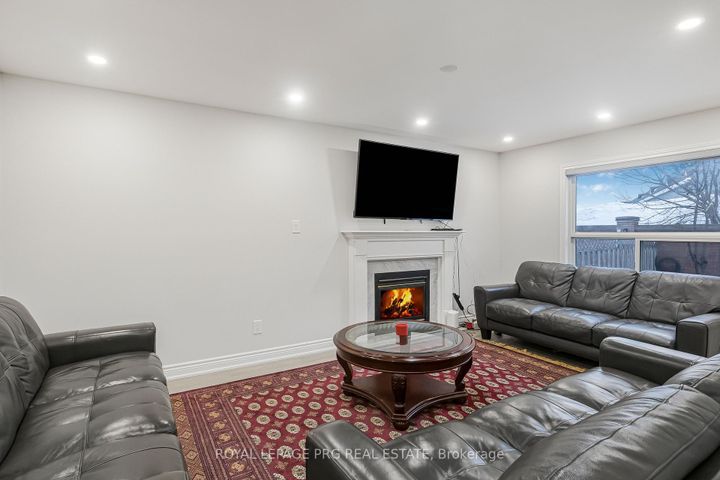 Photo 13 at 226 Mountainberry Road, Wellington, Brampton