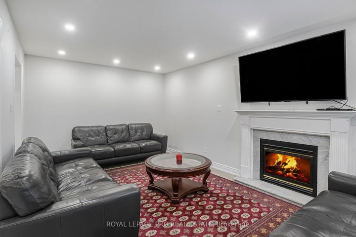 Photo 14 at 226 Mountainberry Road, Wellington, Brampton