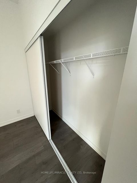 Photo 8 at 914 - 270 Dufferin Street, South Parkdale, Toronto