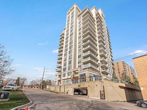 Photo 42 at 401 - 3865 Lake Shore Boulevard W, Long Branch, Toronto