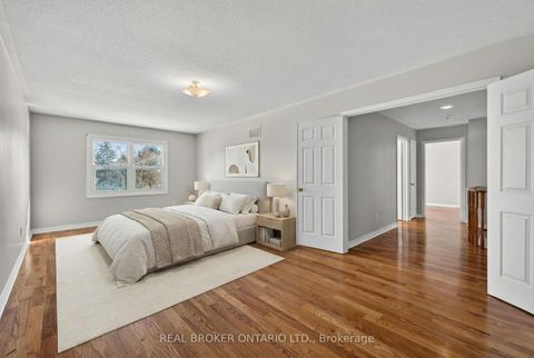 Photo 3 at 28 Blyth Street W, Oak Ridges, Richmond Hill