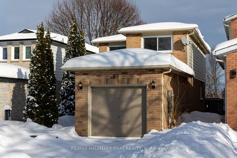 Photo 2 at 59 Garden Drive, Allandale Heights, Barrie
