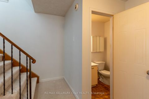 Photo 5 at 59 Garden Drive, Allandale Heights, Barrie