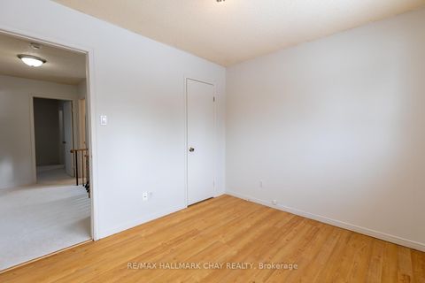 Photo 13 at 59 Garden Drive, Allandale Heights, Barrie